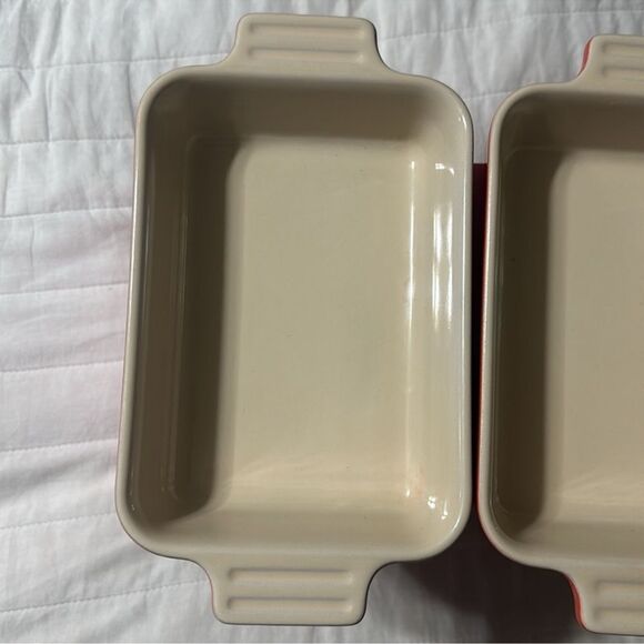 LE CREUSET Red Ivory Stoneware 7 inch Square Baking Dish Pan Set of 2 - Picture 4 of 6